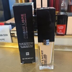 SOLD*****Givenchy Prisme Libre Glow Serum Foundation - 3N